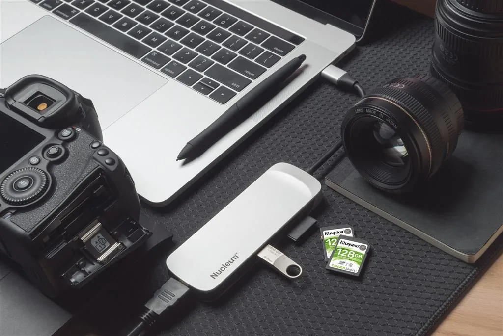 موزّع USB-C من Kingston Nucleum بمخرج HDMI ومنافذ USB-A وType-C وقارئ بطاقات SD وMicroSD