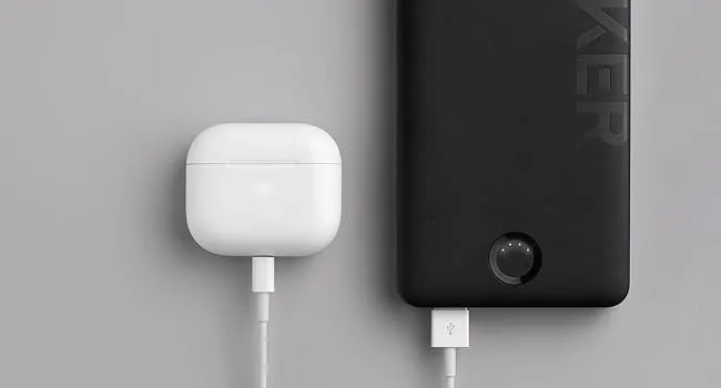 باور بانك Anker 323 بمنفذ USB-C (PowerCore PIQ) سعة 10000 مللي أمبير