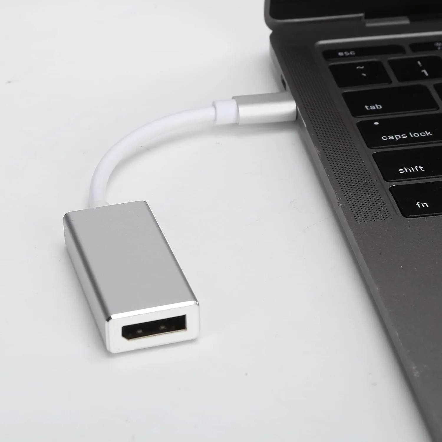 محوّل AYTC من USB-C إلى DisplayPort