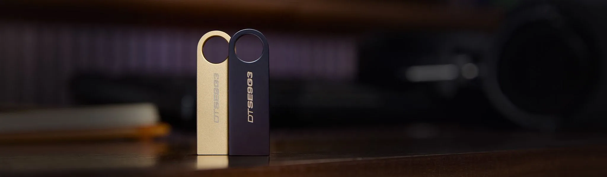 فلاشة Kingston DataTraveler SE9 G3 سعة 256GB بمنفذ USB-A 3.2 - معدنية ذهبية