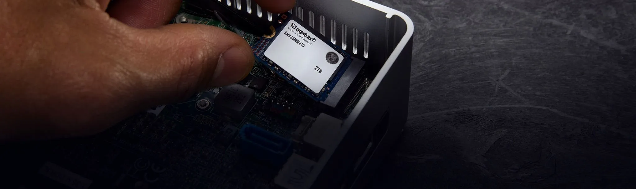 قرص SSD داخلي Kingston NV3 سعة 2TB نوع M.2 2230 NVMe PCIe 4.0 Gen 4x4 بسرعة حتى 6000 ميجابايت/ث