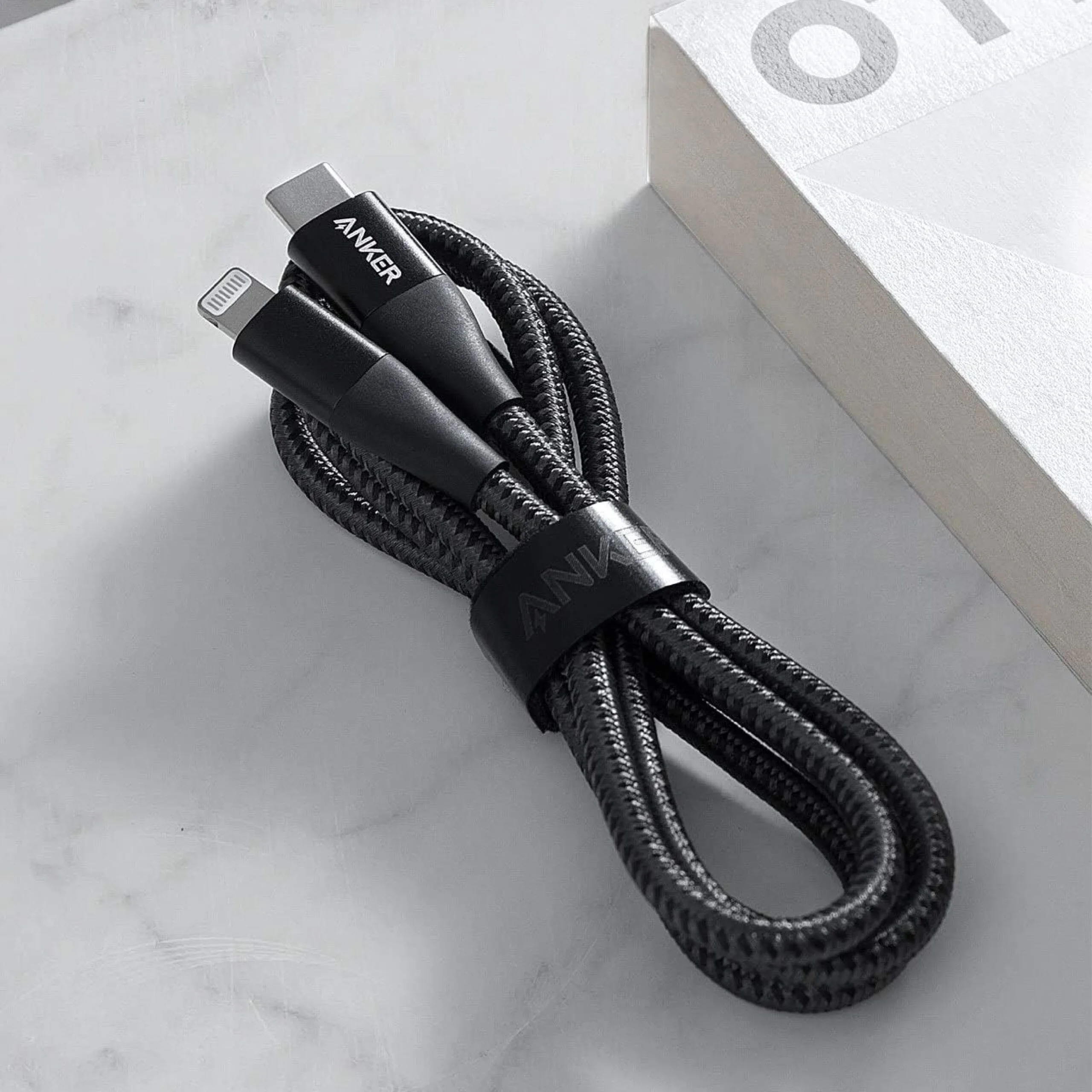 كابل Anker PowerLine+ II من USB-C إلى Lightning مجدول بالنايلون للشحن السريع - 0.9 متر