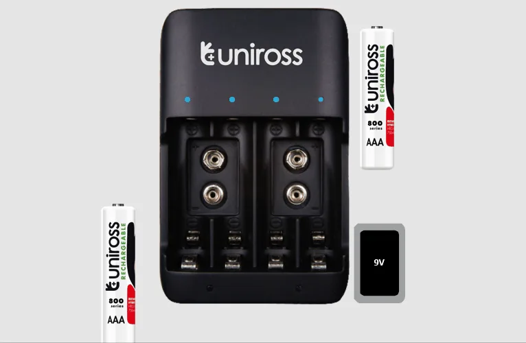 شاحن بطاريات Uniross Super Compact مع 4 بطاريات AA قابلة للشحن NiMH